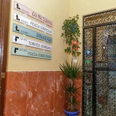 Pensión Internacional 3*