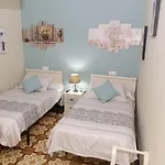 Konukevi Internacional 3*